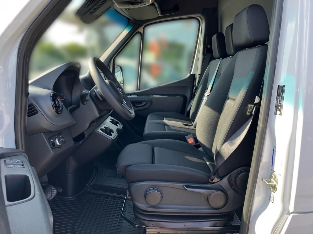 Fahrzeugabbildung Mercedes-Benz Sprinter 317 CDI L3H2 AUT NAVI AHK STH LED KAM