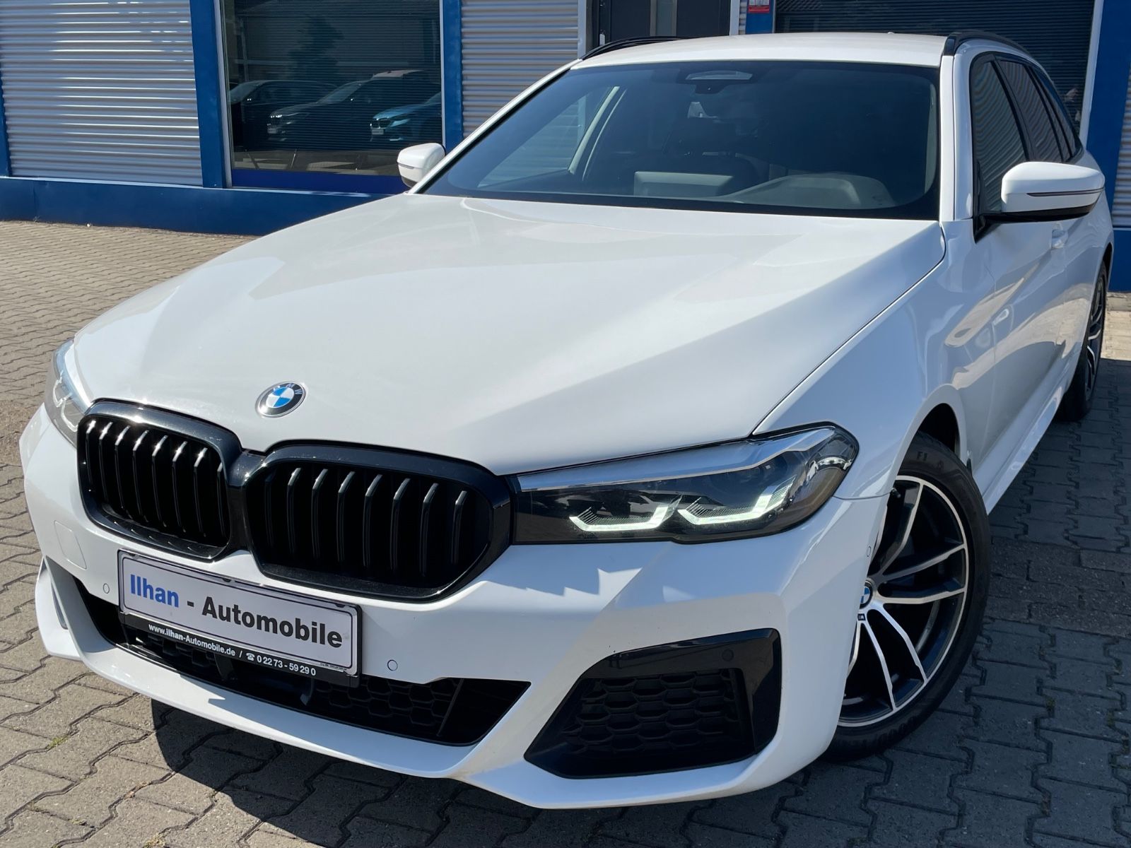 BMW 520d Touring xDrive*M-SPORT*SHADOW*LED*LEDER*CAM