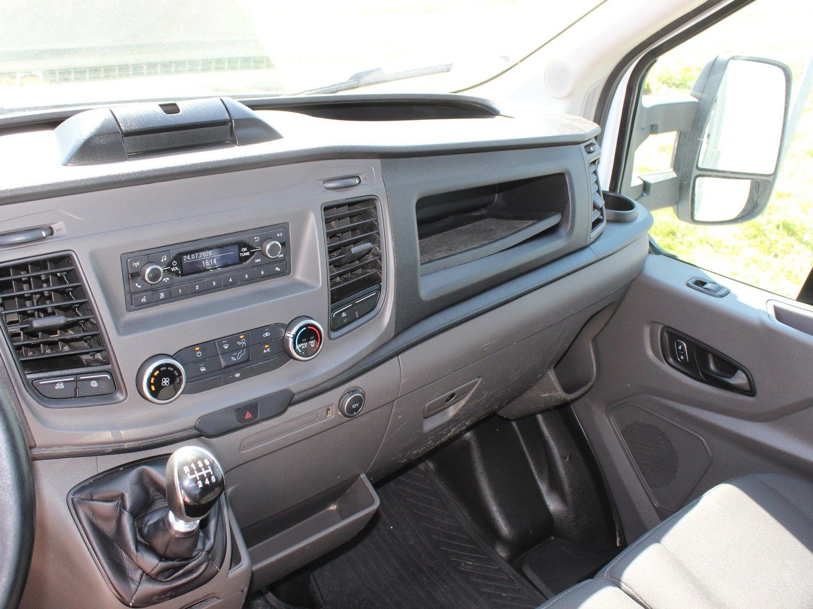 Fahrzeugabbildung Ford Transit 350 L2 Einzelkabine Trend 2,0 TDCi DPF