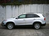 Kia Sorento Spirit 4WD 2.2CRDi Leder Pano AHK Xenon  - silberne Kia Sorento