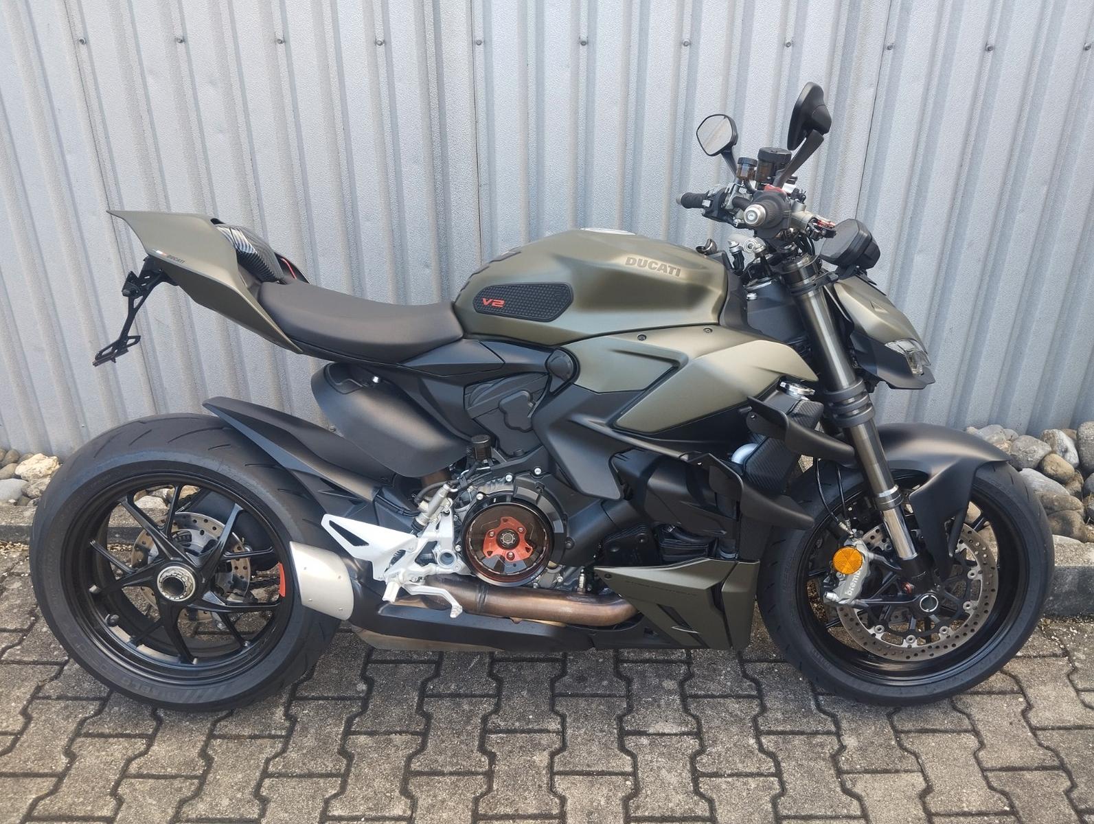 Ducati Streetfighter V2