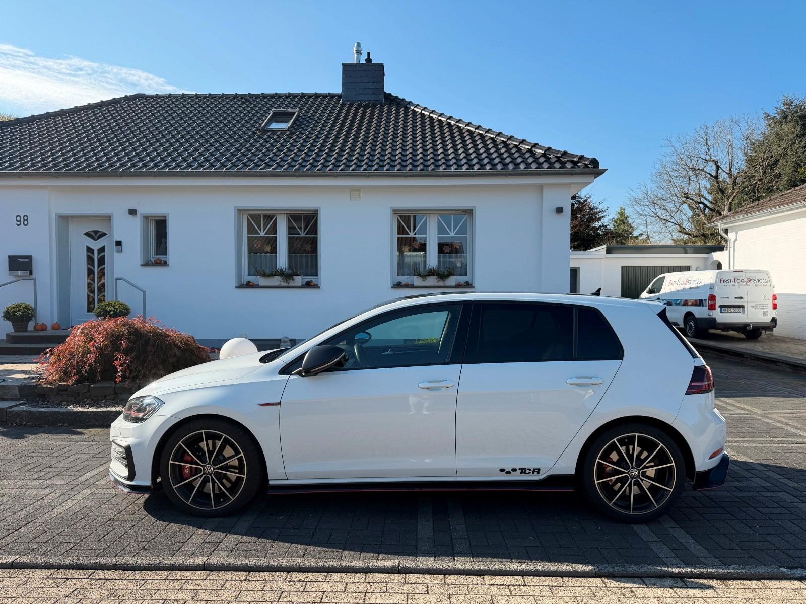 Volkswagen Golf VII GTI TCR Garantie, Akrapovic, ACC, Navi