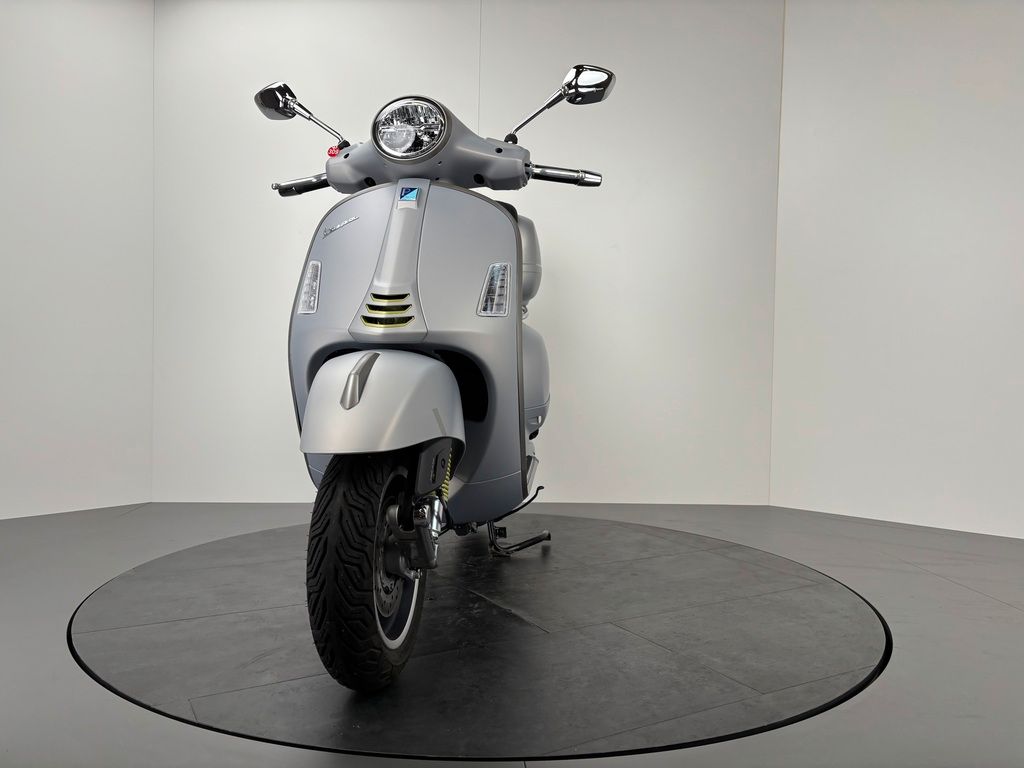 Fahrzeugabbildung Vespa GTS 125 SUPER TECH *NEUWERTIG *TOPCASE