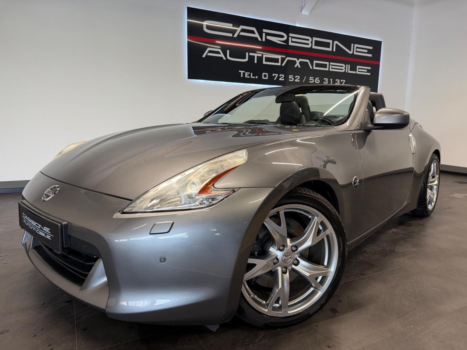 Nissan 370Z Roadster Pack**Nissan-Scheckheft**