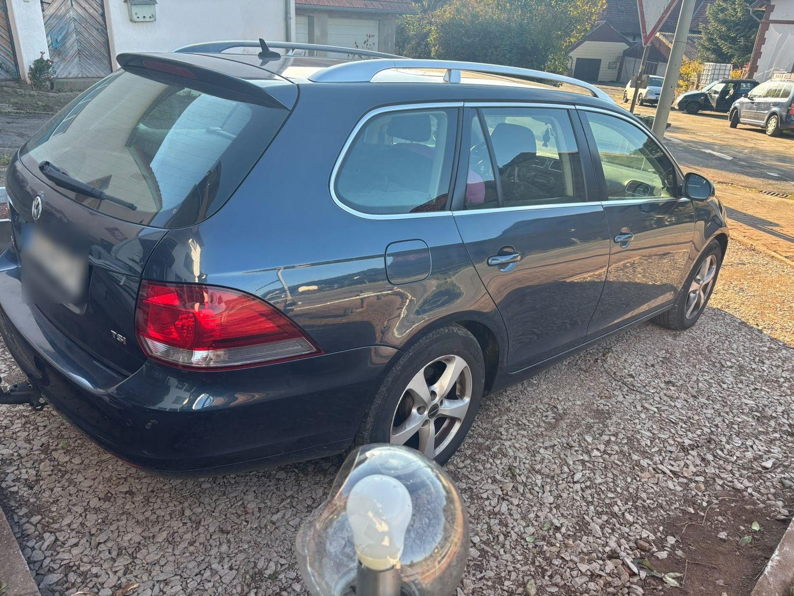 Volkswagen Golf 2010 — engine 122 HP (90kW)