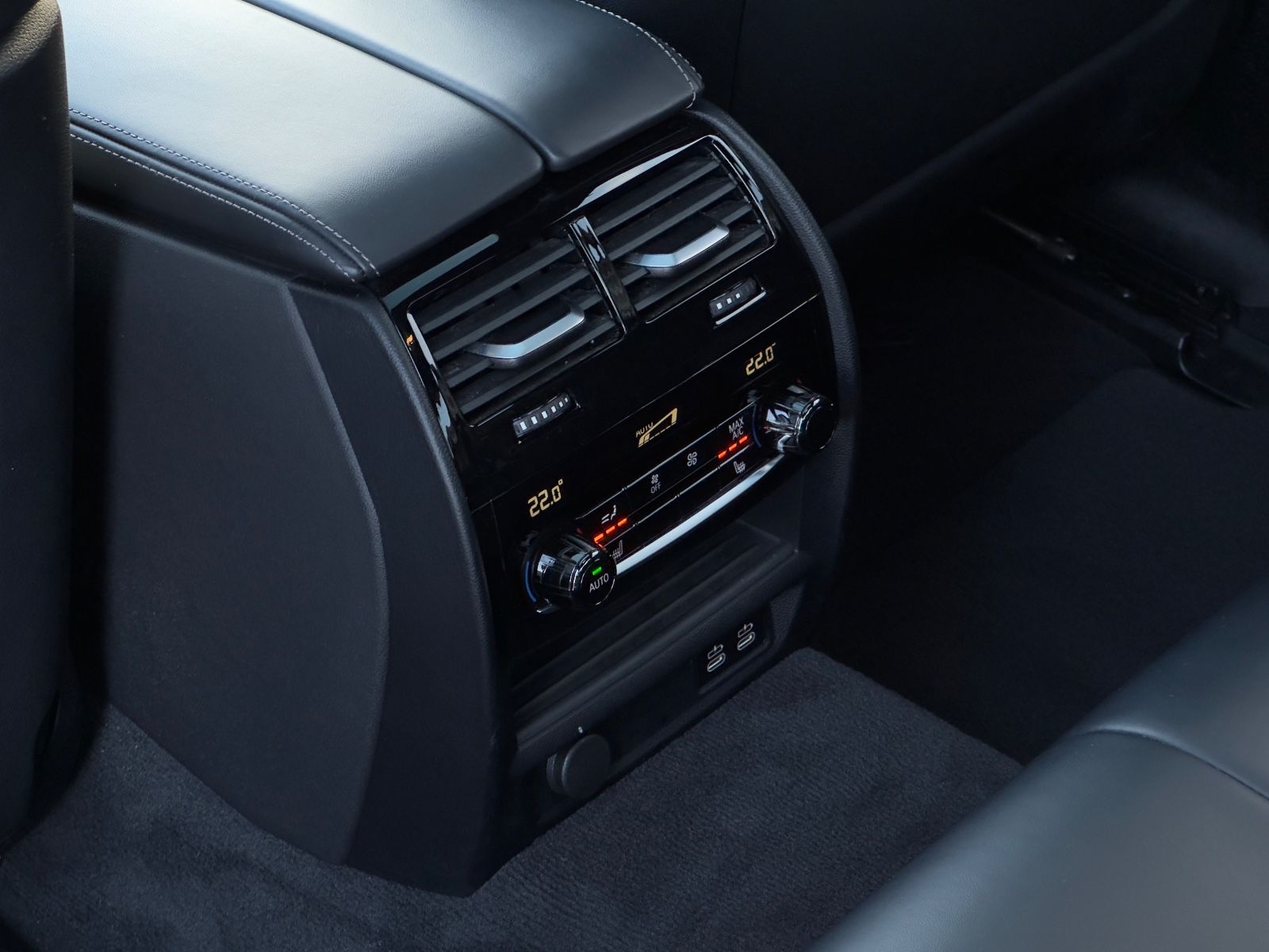 Fahrzeugabbildung BMW M550i xDr H&K 360° HUD Laser ACC SHD StdHz Nappa