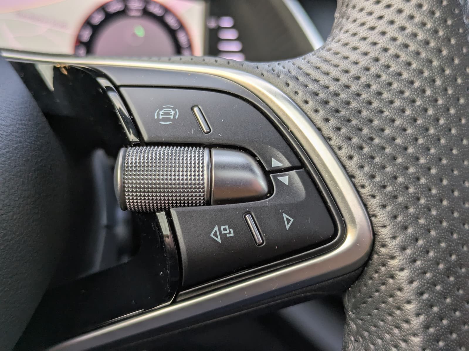 Fahrzeugabbildung SKODA Octavia 1.5 DSG Sportline PANO*MATRIX*AHK*5J.GAR