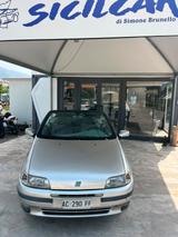 Fiat Punto 90 cat Cabrio ELX - Fiat Punto ELX mit Benzin-Antrieb