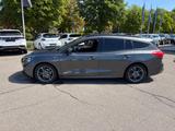 Ford Focus Turnier ST-Line 125PS ** HAGELSCHADEN** - Ford Hagelschaden mit Benzin-Antrieb