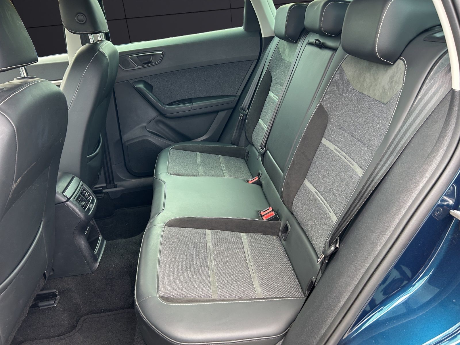 Fahrzeugabbildung SEAT Ateca TDI Xperience DSG LED AHK Navi ACC RFK SH