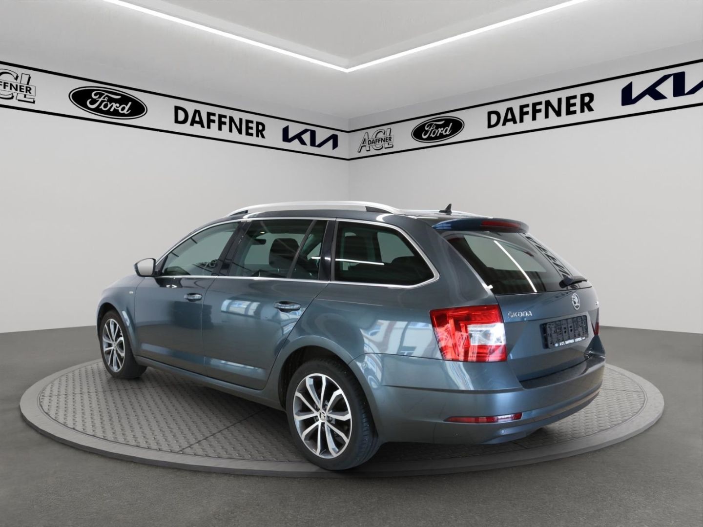 Fahrzeugabbildung SKODA Octavia Combi Soleil Händler/Export