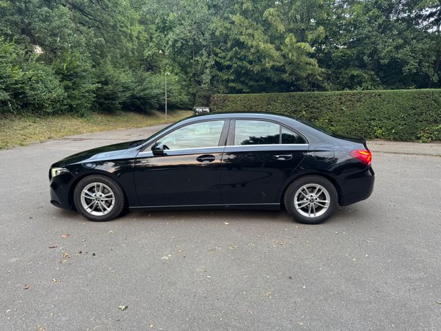 MERCEDES-BENZ A 180 d DCT