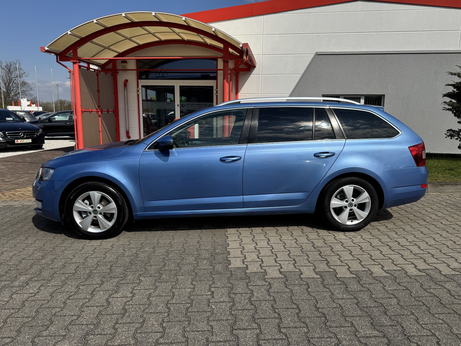 Fahrzeugabbildung SKODA Octavia 1.4 Elegance/Nav/DAB/Teilleder/Sound/Ahk