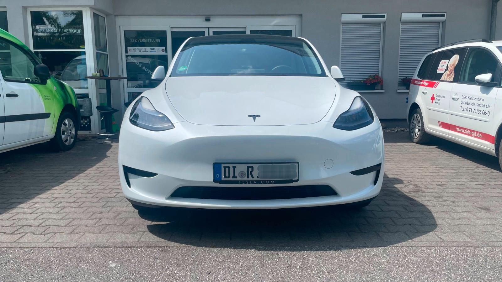 Tesla Model Y Basis RWD