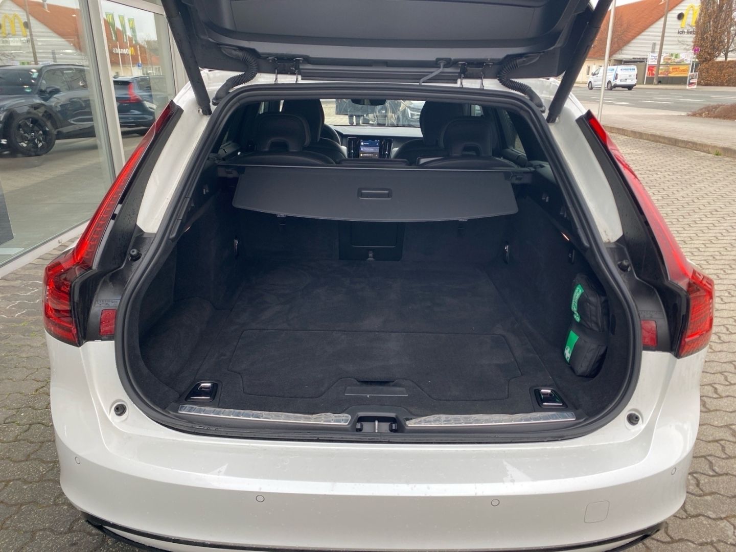 Volvo V90 Plus Dark T6 AWD Recharge Plug-In Hybrid HUD foto 17