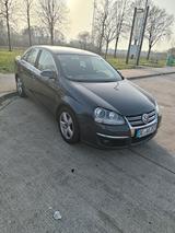 Volkswagen Hallo hier  verkaufe ich mein VW Jetta - Volkswagen Jetta aus 2008 mit Diesel-Antrieb