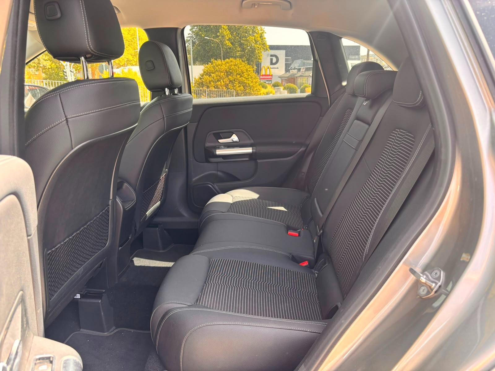 Mercedes-Benz B 220 B B 220 d