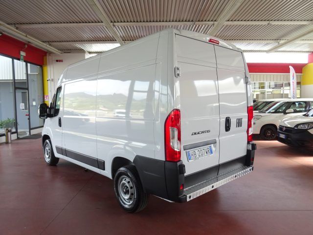 Fiat FIAT Ducato 35Q 2.2 Mjt3 140CV PMedio-TMedio Fur imagem 3