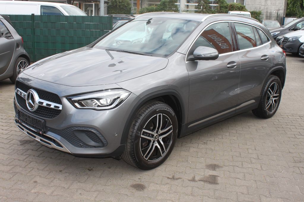 Mercedes-Benz GLA 200
