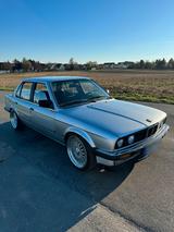 BMW E30 324d BMW Oldtimer - BMW 324 mit Diesel-Antrieb: Automatik