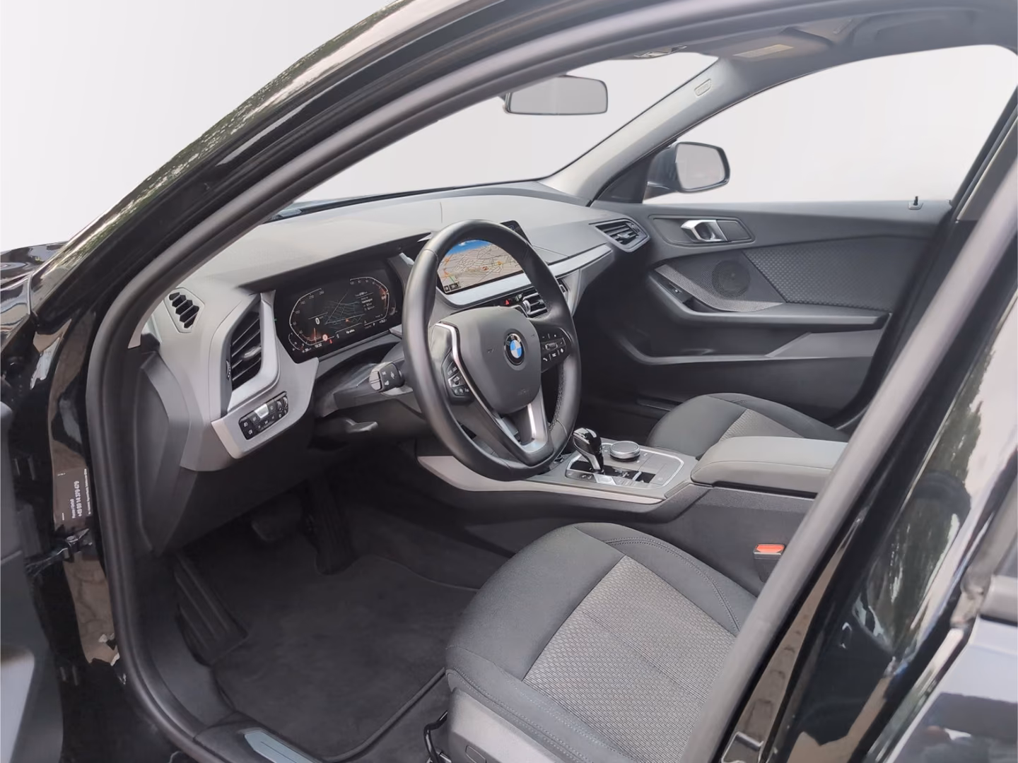 BMW 118 i Advantage, DCT, Parkassistent-Paket, SH