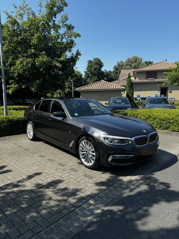 BMW 530i xDrive Luxury Line Limousine