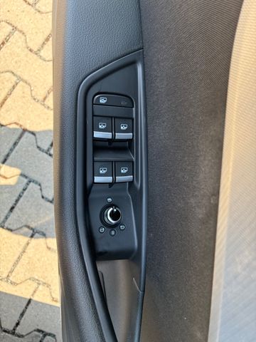 Fahrzeugabbildung Audi A4 Avant 1,4 TFSI sport >XEN/SHZ/PDC/TEMP<
