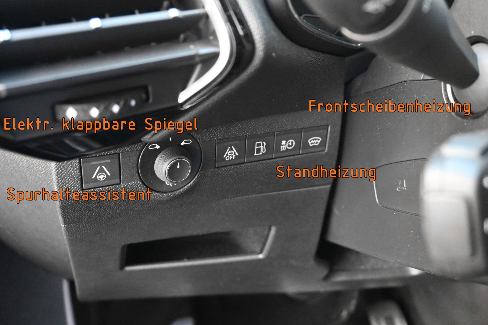 Fahrzeugabbildung DS Automobiles DS7 Crossback E-Tense 4x4 Perf.Line+ °AHK°FOCAL°