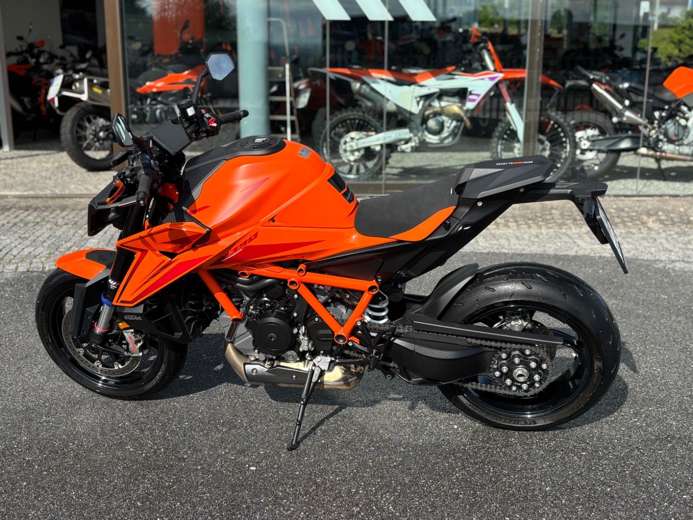 Fahrzeugabbildung KTM 1390 Super Duke R EVO 2026 Techpack, Akrapovic
