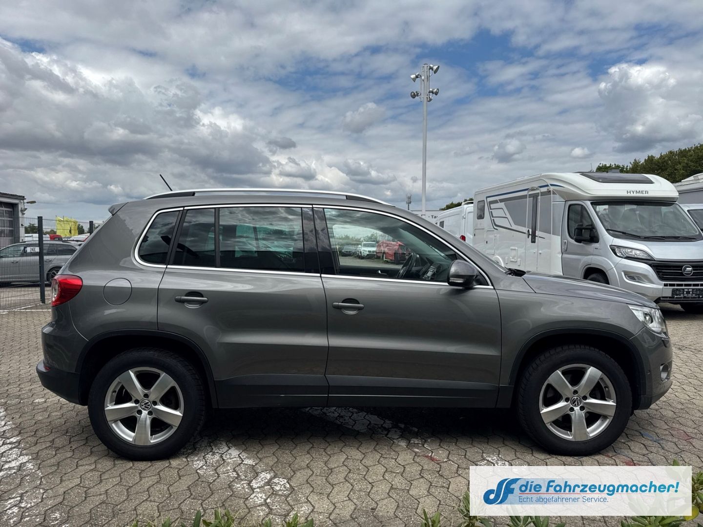 Fahrzeugabbildung Volkswagen Tiguan Sport & Style 4Motion El. Panodach *EXPO