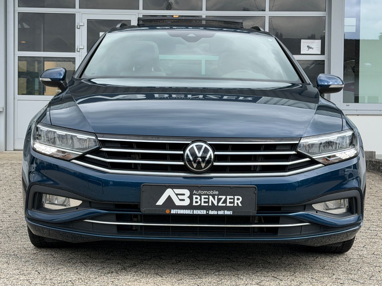 Fahrzeugabbildung Volkswagen Passat Business/AHK/Pano/LED/R-Cam/CarPlay/NAVI
