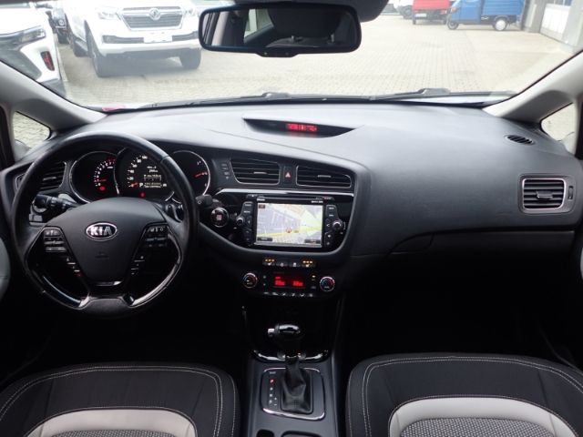 Fahrzeugabbildung Kia Ceed Spirit El. Panodach Navi Xenon Kurvenlicht
