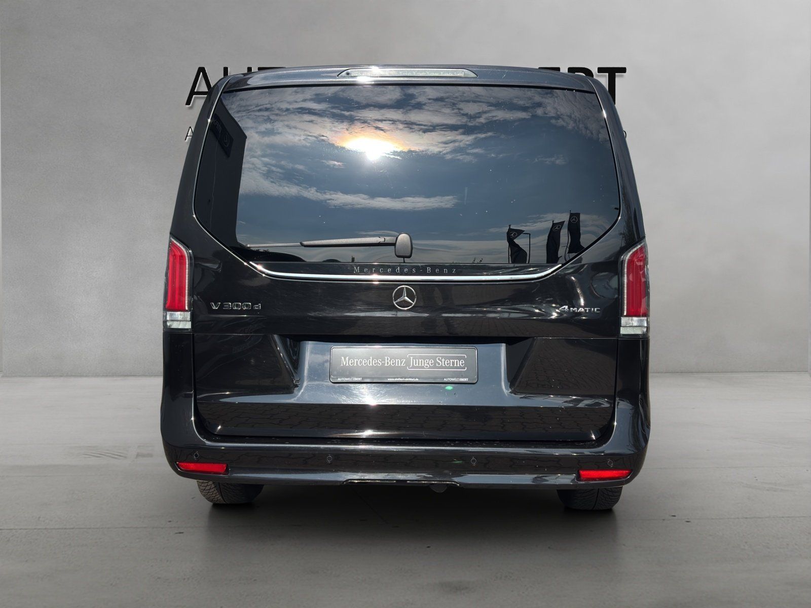 Fahrzeugabbildung Mercedes-Benz V300d 4M XL Avantg DISTRO 8-Sitz AHK Standh MLED
