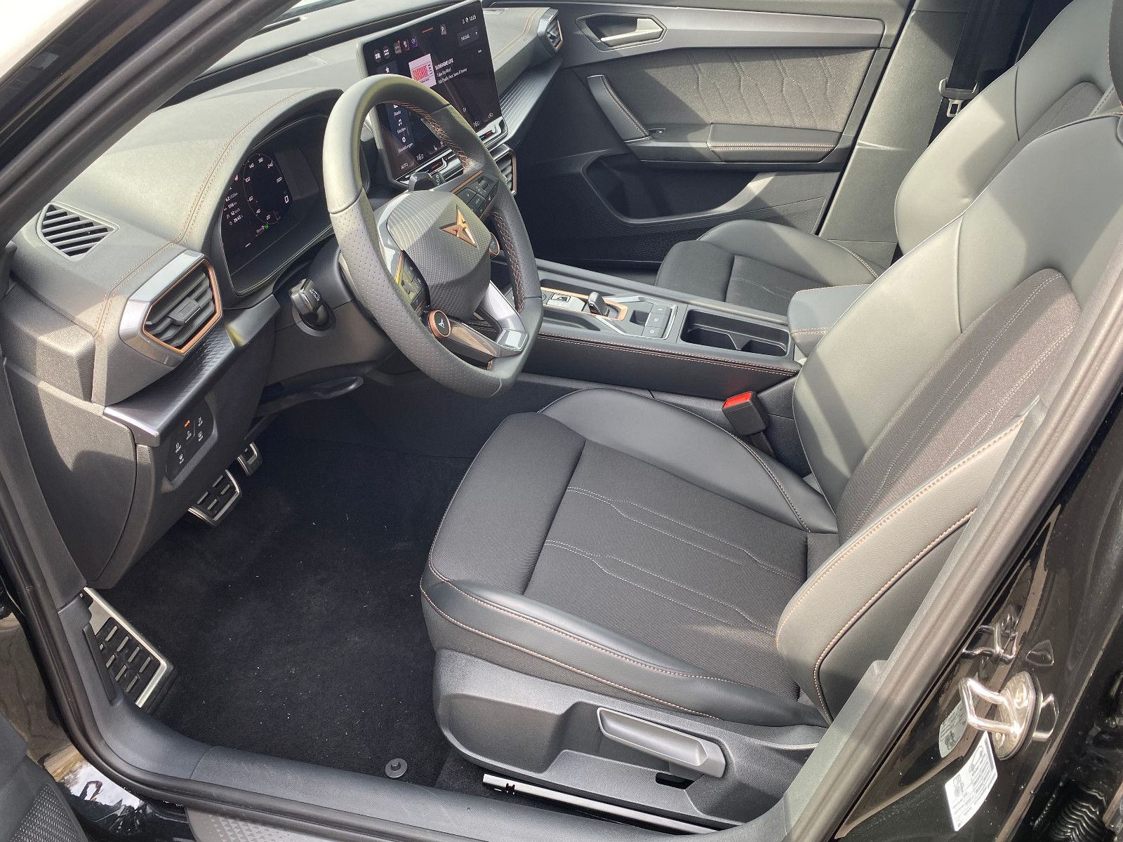 Fahrzeugabbildung CUPRA Formentor 1.5 eTSI DSG *Winterpaket