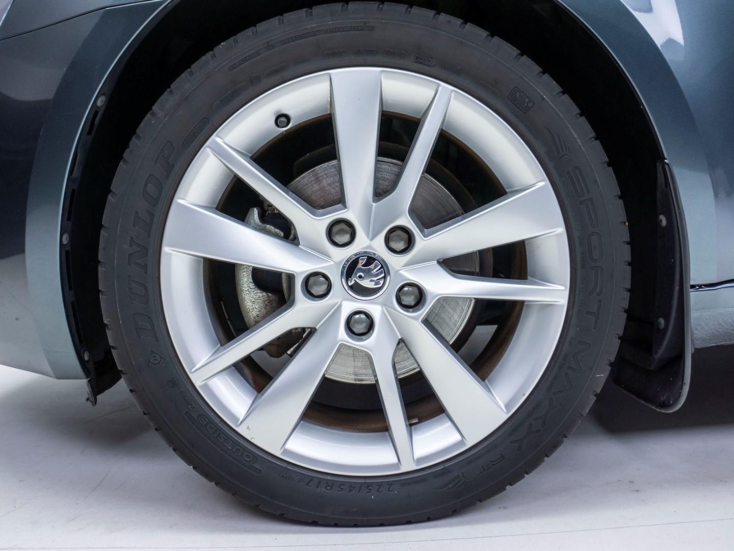 Skoda Octavia Style AUTOMATIK WINTERPAKET NAVI  (GW91)
