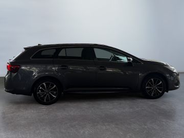 Toyota Avensis - 10