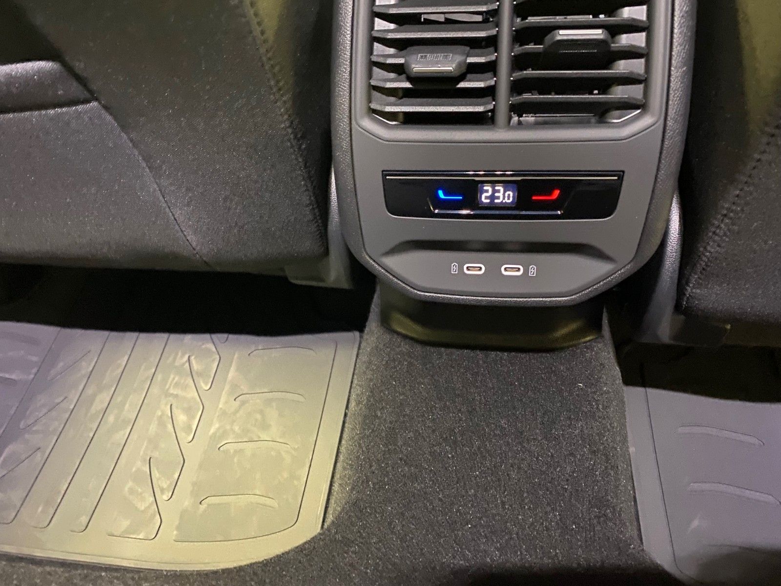 Fahrzeugabbildung SEAT Leon ST 1.5 TSI Style Sportstourer+2030 GARANTIE