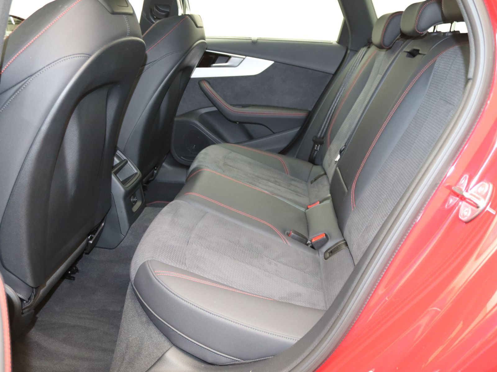 Audi A4 - Bild 13