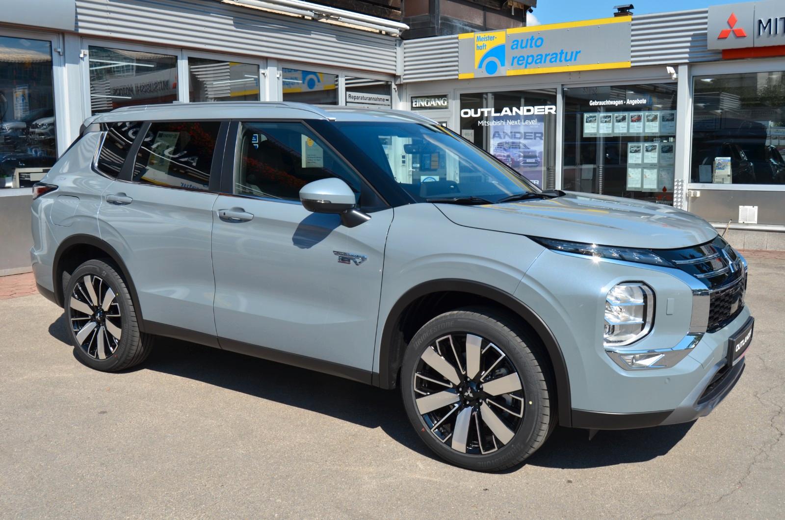 Mitsubishi Outlander 2.4 PHEV Select AT 4WD LED ele. Heck.