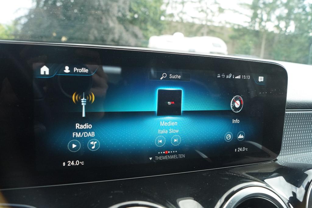 Mercedes-Benz GLB 220