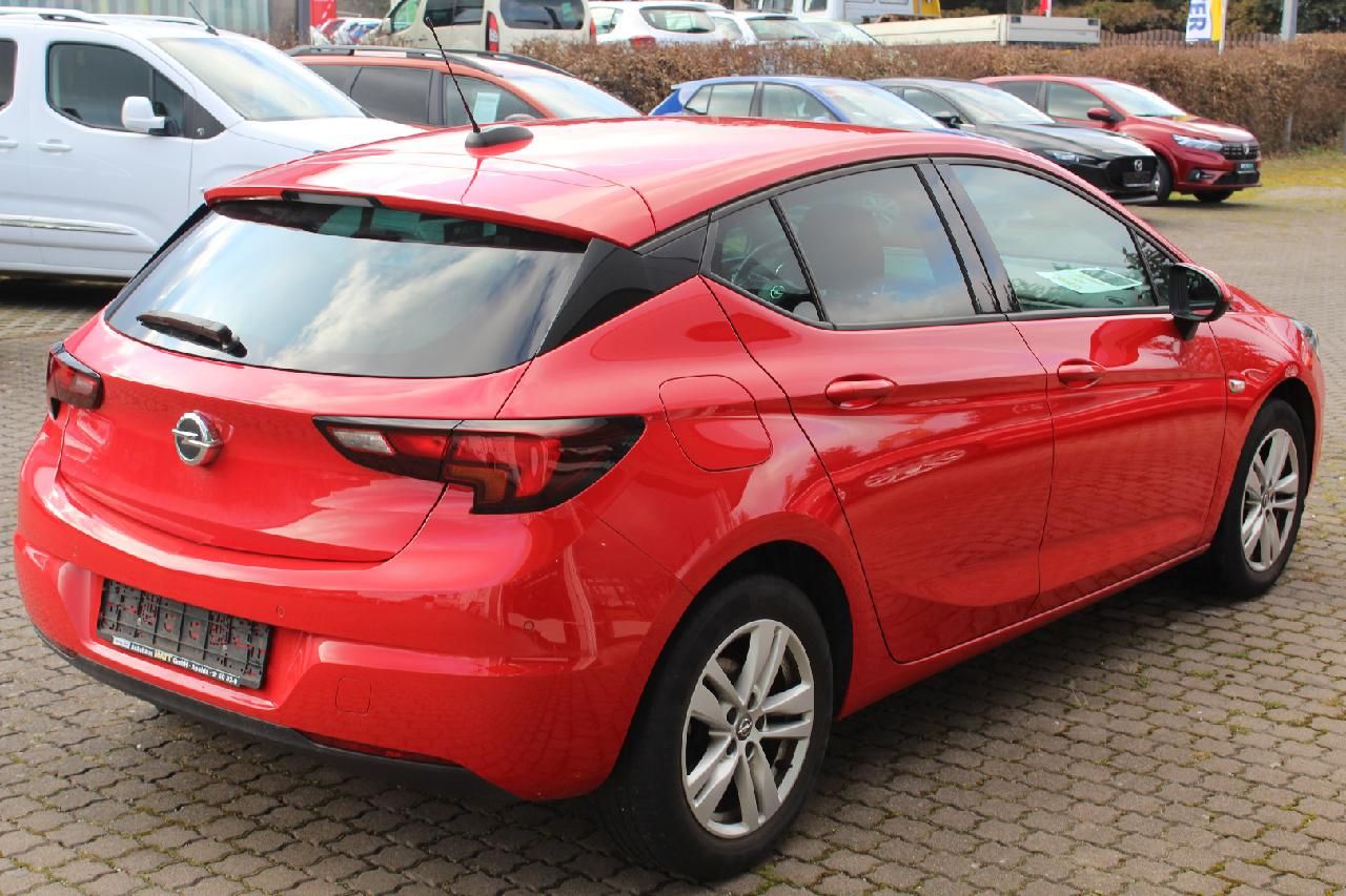 Fahrzeugabbildung Opel Astra K Lim. 5-trg. Active