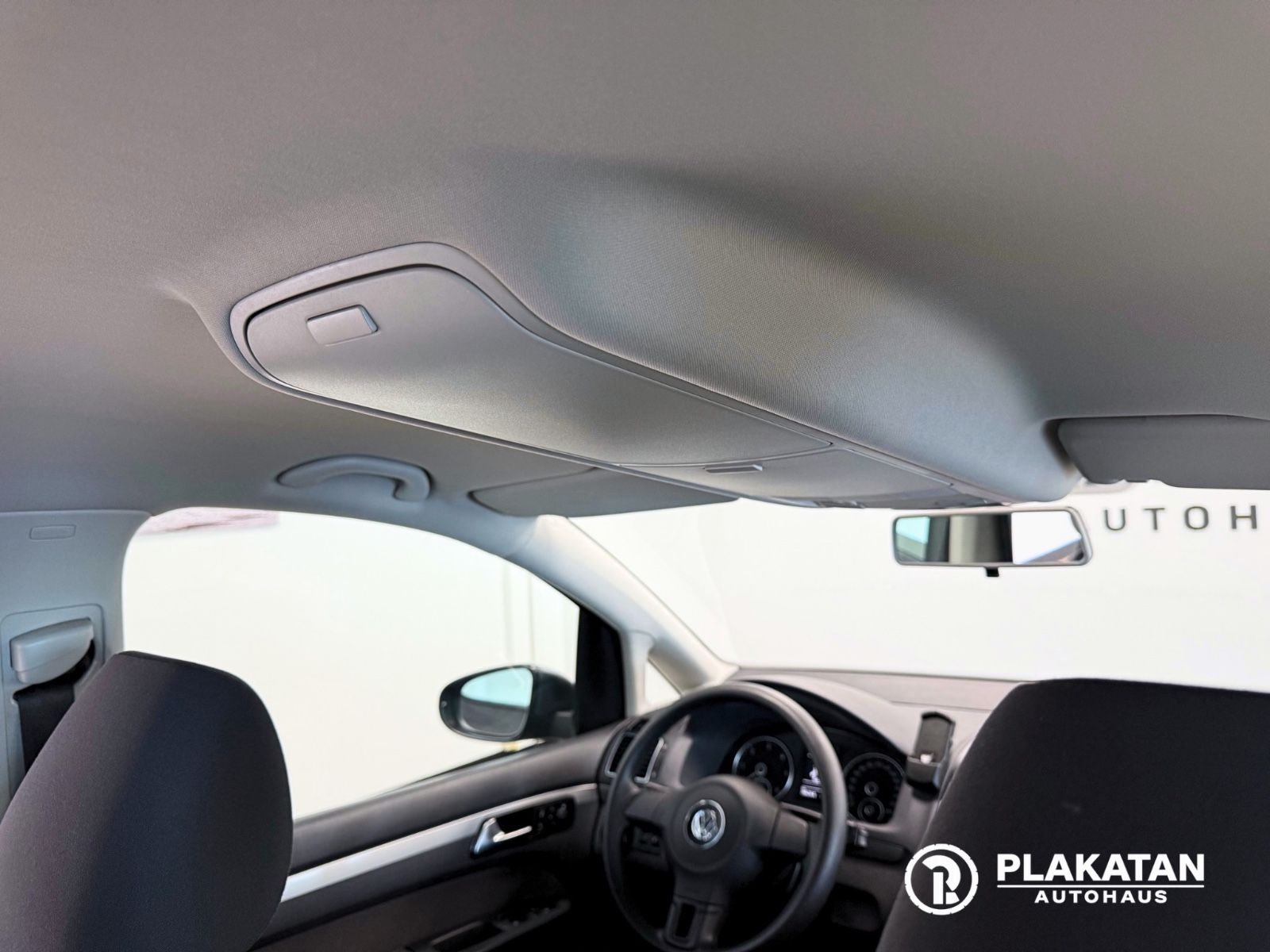 Fahrzeugabbildung Volkswagen Touran Zahnriemen Neu, Parksensoren, TÜV Neu,