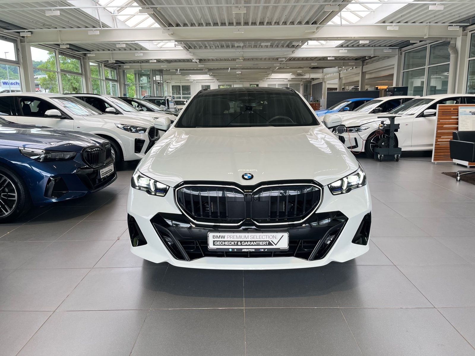 BMW 520d Touring M Sportpaket Pro AHK IconicGlow Pan foto 2