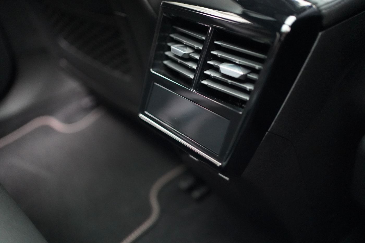 Fahrzeugabbildung DS Automobiles DS7 BlueHDi 130 EAT8 Performance Line+ Focal Nav