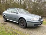 Skoda Octavia 1.6 MPI Tour Limousine Tüv=09/27! 2.Hand - Skoda Octavia: Mpi
