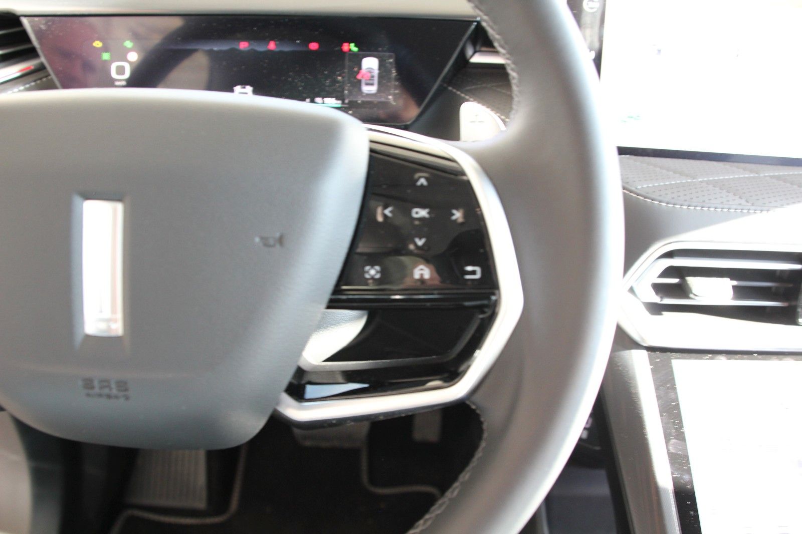 Fahrzeugabbildung GWM Wey 03 PHEV LUXURY