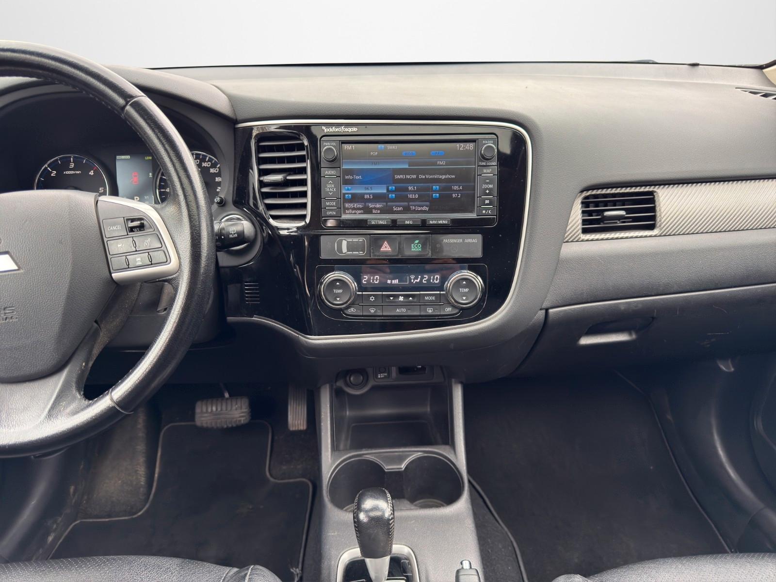 Mitsubishi Outlander 2.2 DI-D 150 ch • BVA • 4WD • 7 places • Cuir • Caméra