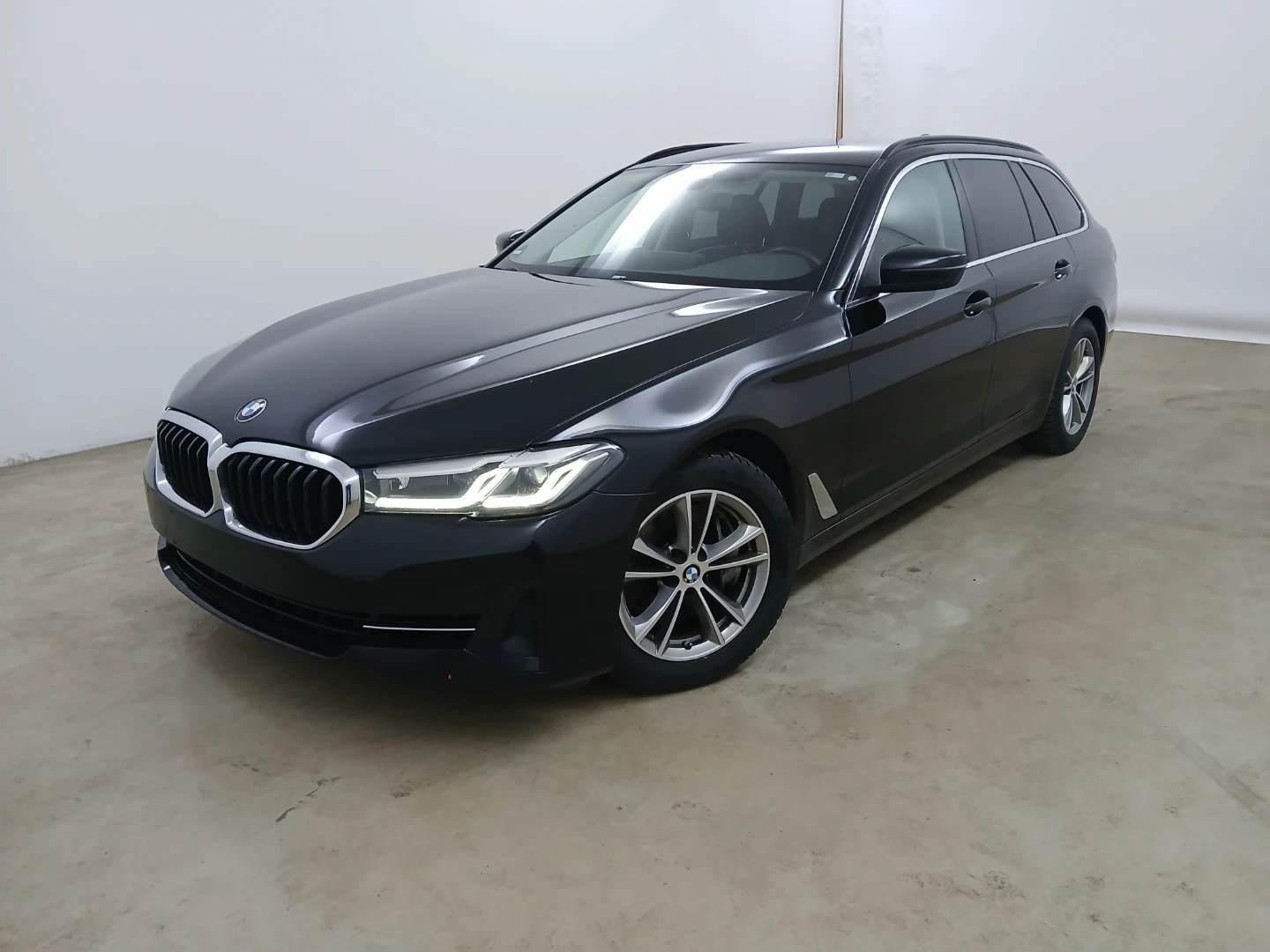 BMW 530d Touring xDrive*DrivAss*ParkA+*DAB*RFK*AHK*