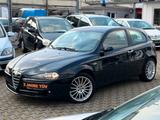 Alfa Romeo 147 1.6 T.SPARK *KLIMA*ALU FELGEN*TÜV NEU* - schwarze Alfa Romeo 147