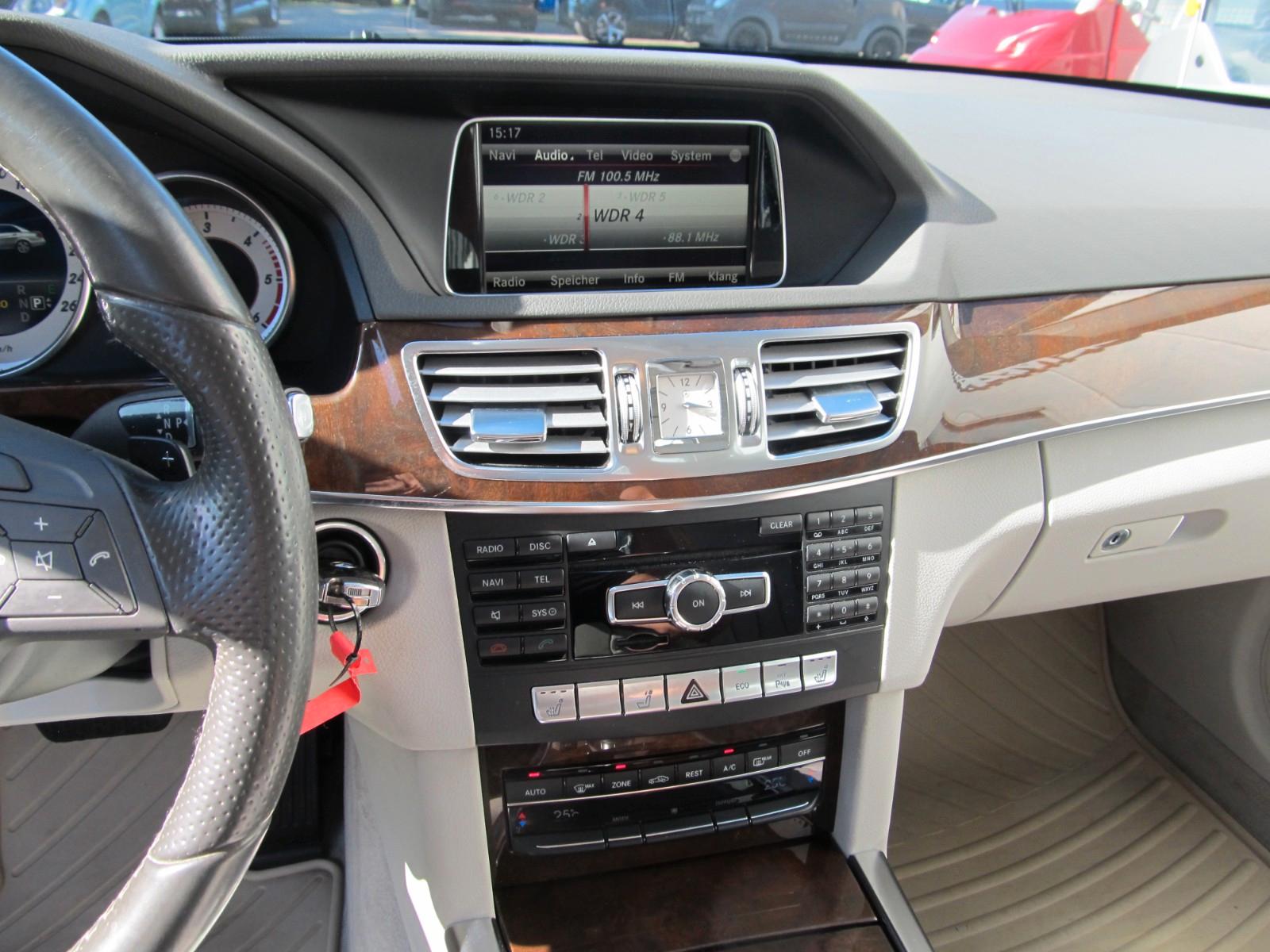 Mercedes-Benz E 300 E Limousine E 300 BlueTec-1.Hd-Leder-Navi